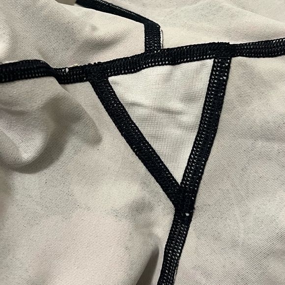 Lululemon Wunder Under Hi-Rise Tight 26" in Fluorolace Multi - Picture 10 of 10